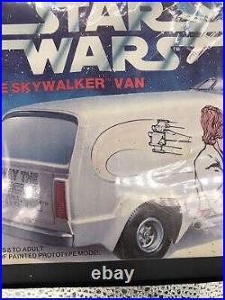 1977 MPC Star Wars Luke Skywalker Van Model Kit Glow in the Dark Snap-Together
