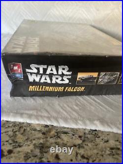 2005 Star Wars AMT/ERTL Millennium Falcon Deluxe Model Kit #38322 NEW Sealed
