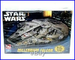 AMT ERTL Star Wars Millennium Falcon Deluxe Cutaway Model