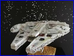 Bandai Star Wars Millenium Falcon 1/144 Model Kit beleuchtet & bemalt