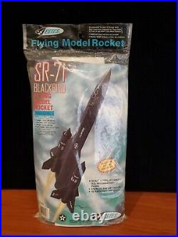 Estes SR-71 Blackbird Flying Model Rocket Kit #1942 New Old Stock