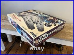 NOS Vintage 1979 Star Wars Unassembled Millennium Falcon Model Kit Illuminated
