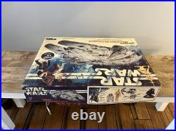 NOS Vintage 1979 Star Wars Unassembled Millennium Falcon Model Kit Illuminated