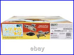 Skill 2 Model Kit Razor Crest Spaceship Star Wars The Mandalorian 1/72 Scale