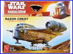 Skill 2 Model Kit Razor Crest Spaceship Star Wars The Mandalorian 1/72 Scale