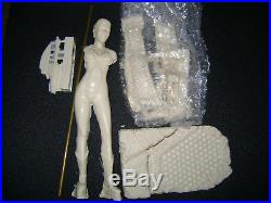 Slave Princess Leia Standing Resin Kit (needs Assembly & Paint)