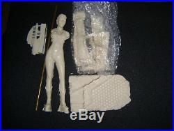 Slave Princess Leia Standing Resin Kit (needs Assembly & Paint)
