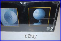 Star Wars Death Star / AMT Ertl Model Kit 38303 with Collectible Movie Print