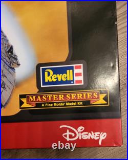 Star Wars Millennium Falcon Revell Master Series Plastic Model Kit 172 Scale